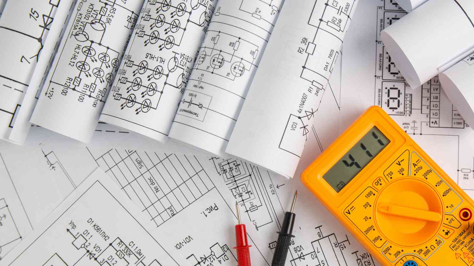 Commercial kitchen electrical installation and power circuits